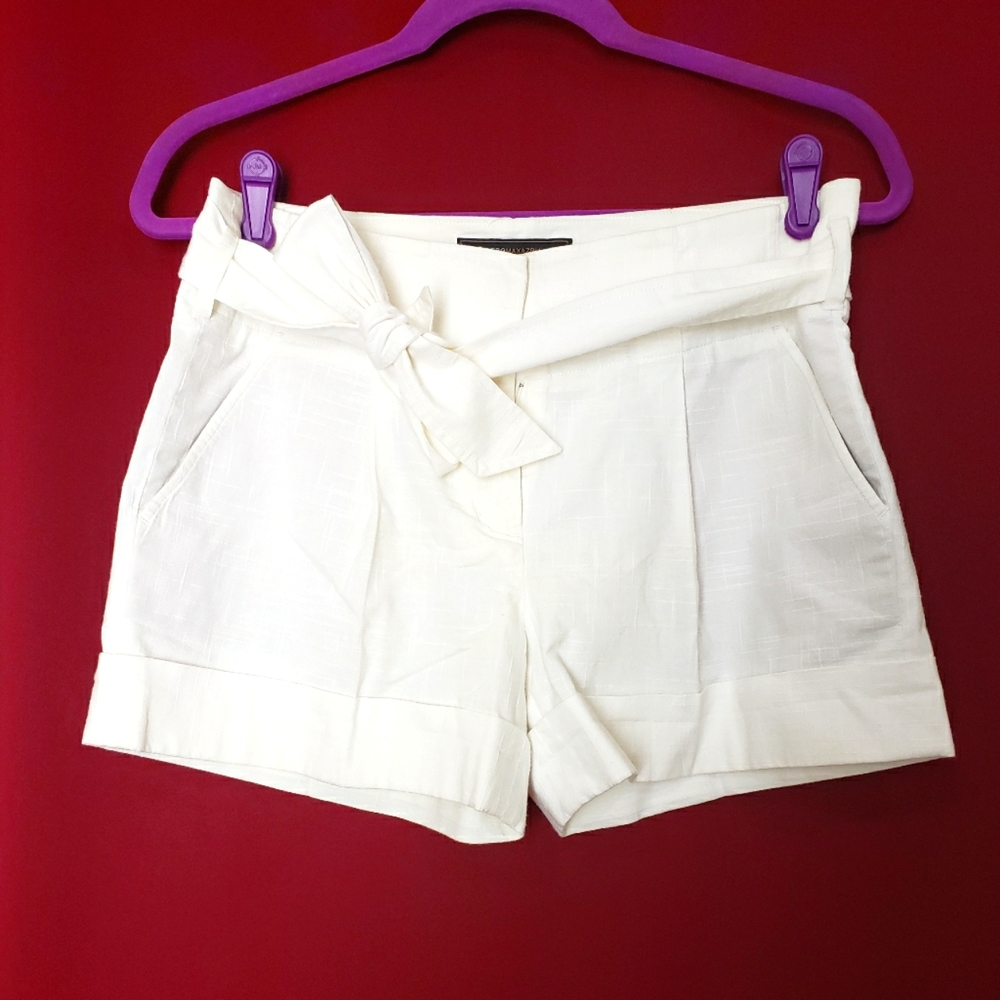 BCBG Maxazria White Linen Shorts (Size 2) Great Condition